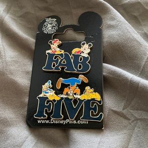 Disney “fab five” pins